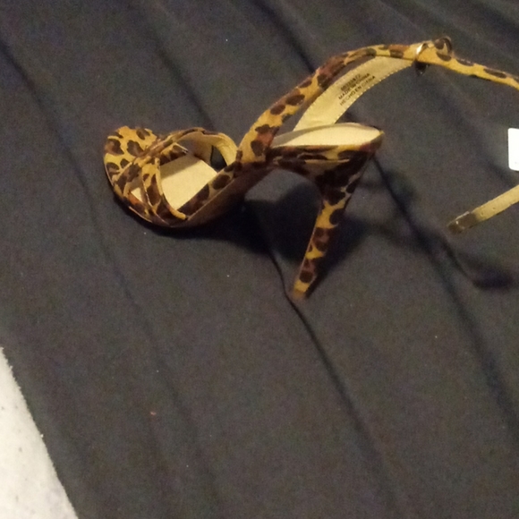 Leopard heel - Picture 2 of 3
